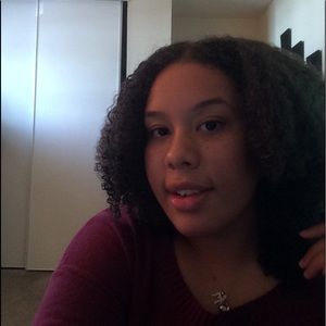 Meet your Posher, Marissa